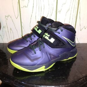 Nike LeBron Zoom Soldier 7
